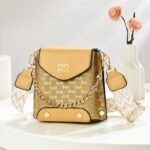 Trendy PU Leather Crossbody Handbag with Chain & Wide Strap - Image 4